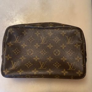 Louis Vuitton Trousse toiletry Bag